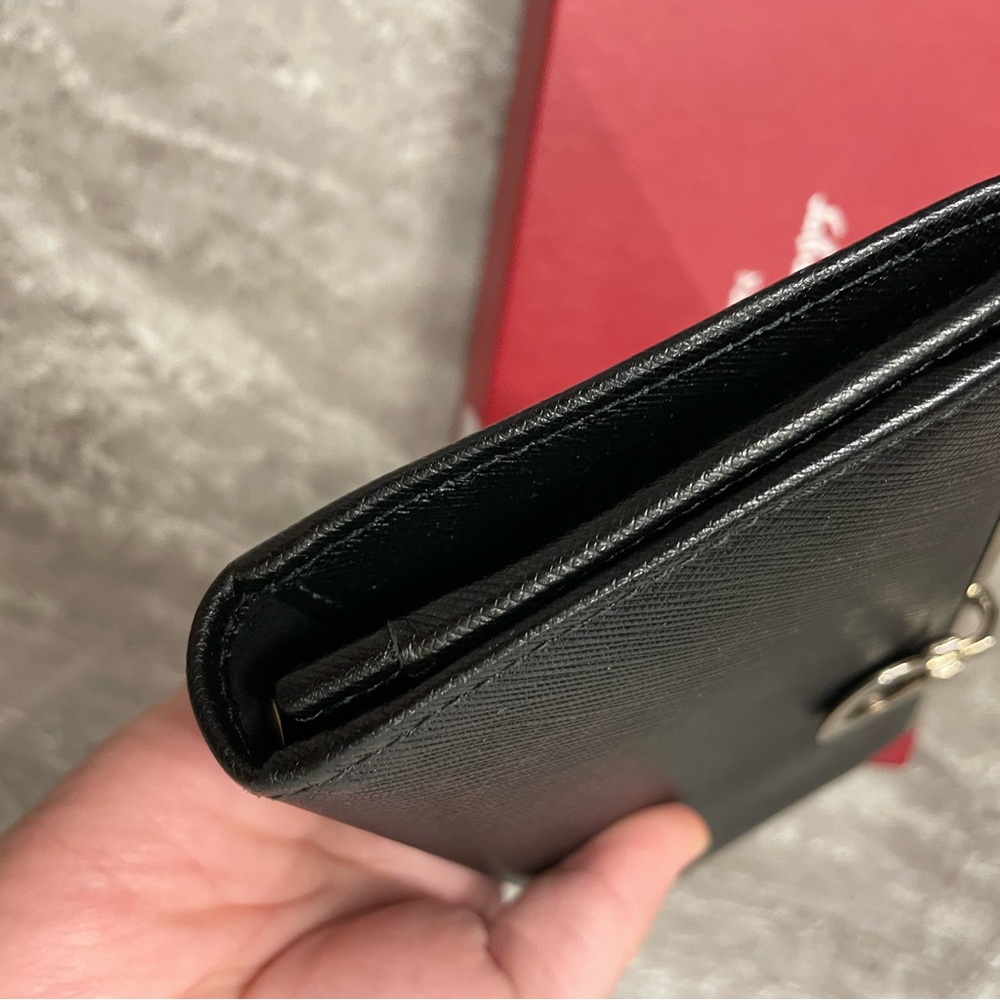 100% Authentic Salvatore Ferragamo Black Wallet - Picture 11 of 12